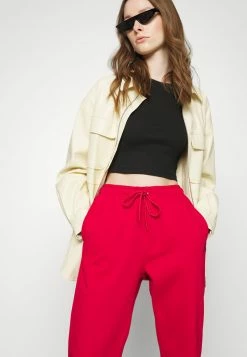 Jordan PANT CORE - Pantalones Deportivos - Gym Red, Mujer 11 Jordan PANT CORE - Pantalones Deportivos - Gym Red, Mujer -Jordan Tienda Oficial 0a51dd24a35445c3810c84b9f7b917d4