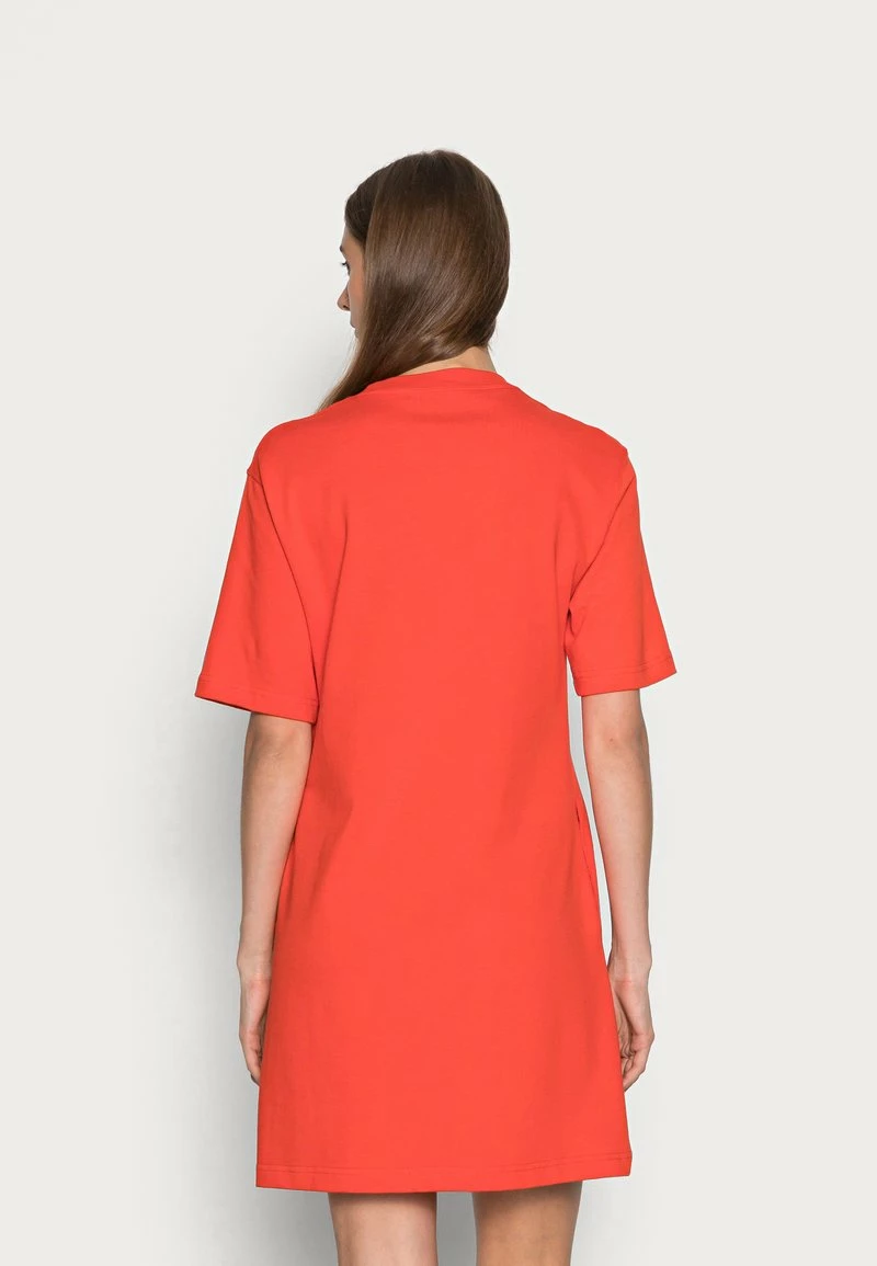 Jordan ESSEN DRESS - Vestido Ligero - Habanero Red , Mujer 5 Jordan ESSEN DRESS - Vestido Ligero - Habanero Red , Mujer - Imagen 3