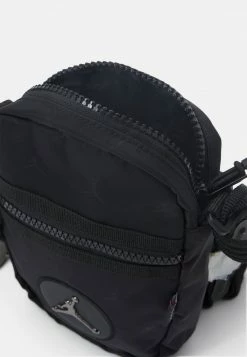 Jordan FESTIVAL BAG - Bandolera - Black , Hombre -Jordan Tienda Oficial 1dd5025b48844a42a952aa7a3db49e01