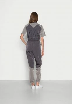 Jordan ESSEN FLIGHTSUIT - Mono - Thunder Grey/moon Particle , Mujer -Jordan Tienda Oficial 1ee9ada159f34d2da4cc59467df6f43d