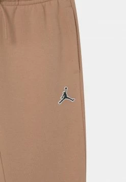Jordan ESSENTIALS PANT - Pantalones Deportivos - Beige, Niños 7 Jordan ESSENTIALS PANT - Pantalones Deportivos - Beige, Niños -Jordan Tienda Oficial 256edac521974c70884eca8cb09f2c01