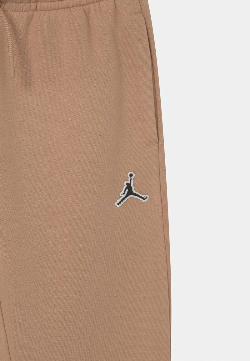 Jordan ESSENTIALS PANT - Pantalones Deportivos - Beige, Niños 5 Jordan ESSENTIALS PANT - Pantalones Deportivos - Beige, Niños - Imagen 3
