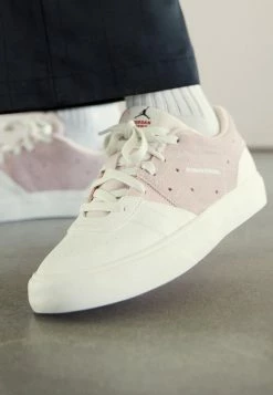 Jordan SERIES - Zapatillas - Atmosphere/sail/black/university Red , Mujer -Jordan Tienda Oficial 25b0b46e9905422caf9d893f79a3c7ea