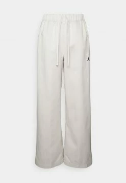 Jordan HERITAGE PANT - Pantalones - Light Orewood, Mujer -Jordan Tienda Oficial 287270116a174c8ead5ad3e4295c2db7