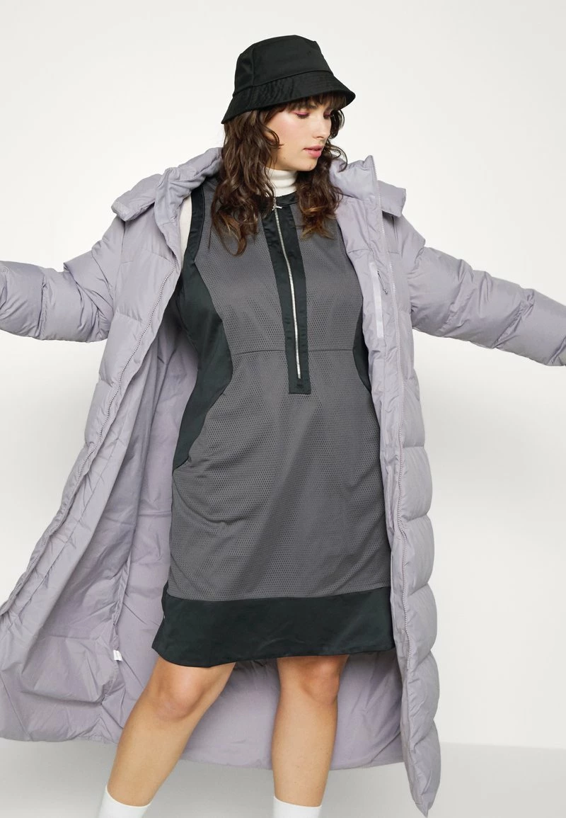 Jordan NEW CLASSICS DRESS - Vestido Informal - Black/thunder Grey , Mujer 10 Jordan NEW CLASSICS DRESS - Vestido Informal - Black/thunder Grey , Mujer - Imagen 8