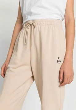 Jordan PANT CORE - Pantalones Deportivos - Sanddrift , Mujer -Jordan Tienda Oficial 2c30c02a21594db9a9b64b8728181229