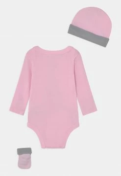 Jordan JUMPMAN BOOTIE SET UNISEX - Gorro - Pink Foam , Niños -Jordan Tienda Oficial 2f64c5b08c96492385a3c4067e9f427c