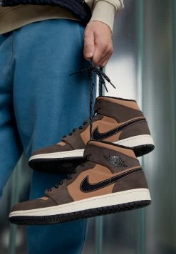 AIR JORDAN 1 MID SE - Zapatillas Altas - Dark Chocolate/crimson Bliss/archaeo Brown/black/sail , Hombre -Jordan Tienda Oficial 316109aabb914d8799c4f15cbeeb4f0c
