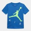 Jordan JUMPING BIG AIR UNISEX - Camiseta Estampada - Marina Blue , Unisexo 1 Jordan JUMPING BIG AIR UNISEX - Camiseta Estampada - Marina Blue , Unisexo -Jordan Tienda Oficial 35ce1d88391d4deca71ade4eb1210ee4