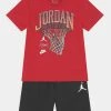 JORDAN HOOP SET - Camiseta Estampada - Black , Niños 1 JORDAN HOOP SET - Camiseta Estampada - Black , Niños -Jordan Tienda Oficial 36bc55a2428441c6afd2029aa87feaa9