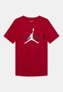 Jordan BRAND TEE - Camiseta Estampada - Gym Red , Unisexo