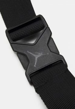 Jordan AIR CROSSBODY BAG - Riñonera - Wolf Grey , Hombre -Jordan Tienda Oficial 4511cdf68e24425cbf2a66bd43345a75