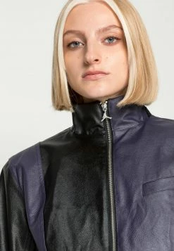 Jordan NEW CLASSICS TOP - Chaquetas Bomber - Black/cave Purple/brushed Silver , Mujer -Jordan Tienda Oficial 4a89c88b39f143368730577bda86950d