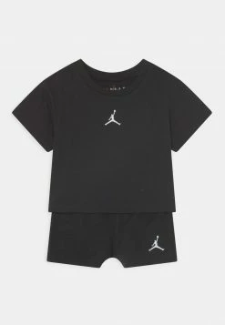 Jordan ESSENTIALS SET - Camiseta Básica - Black, Niños