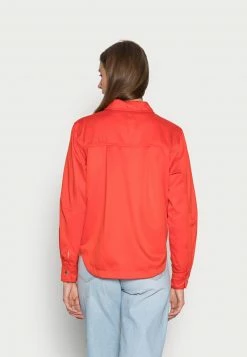 Jordan NEW CLASSICS - Camisa - Habanero Red , Mujer -Jordan Tienda Oficial 4d7ea9223ed04d1d9902c60d22c90b6a