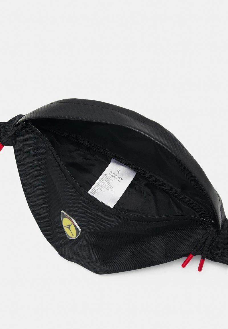 Jordan MOTO CROSSBODY BAG - Riñonera - Black , Hombre 5 Jordan MOTO CROSSBODY BAG - Riñonera - Black , Hombre - Imagen 3