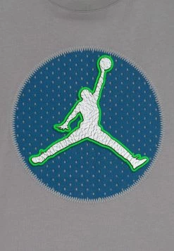 Jordan JUMPMAN GAMETIME TEE UNISEX - Camiseta Estampada - Light Smoke Gray, Unisexo -Jordan Tienda Oficial 54130bb0d8a14305b9c2f95e02e5e8cb