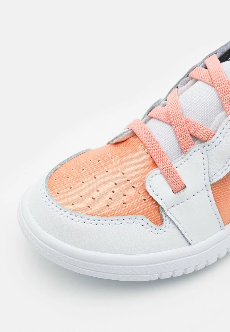 Jordan 1 LOW UNISEX - Zapatillas De Baloncesto - Light Madder Root/black/white, Unisexo 8 Jordan 1 LOW UNISEX - Zapatillas De Baloncesto - Light Madder Root/black/white, Unisexo - Imagen 6