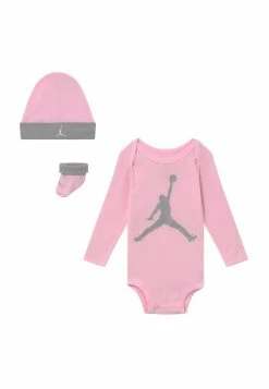 Jordan JUMPMAN SET UNISEX - Gorro - Pink Foam , Niños -Jordan Tienda Oficial 649a6e104e2942eab0913c4447470a09