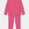 Jordan ESSENTIALS SET - Chándal - Pinksicle, Niños -Jordan Tienda Oficial 67272f9252784e0a9326eb3cb2e78409
