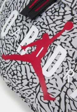 Jordan AIR CROSSBODY BAG - Riñonera - Wolf Grey , Hombre -Jordan Tienda Oficial 68cd75807e7046ac8ab3fe9c08403cb0