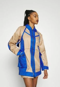 Jordan NEXT UTILITY JACKET - Abrigo Corto - Hemp/game Royal/blue Lagoon, Mujer