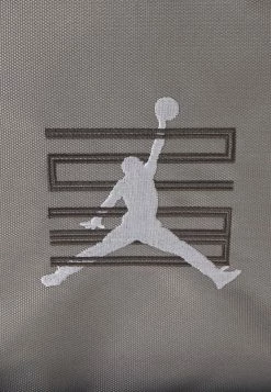 Jordan COOL BACKPACK - Mochila - Gunsmoke , Niños -Jordan Tienda Oficial 77fa8e5d256d4a96b35f560b2402020f