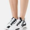 Jordan MA2 - Zapatillas - White/black/university Red/light Smoke Grey/praline , Mujer -Jordan Tienda Oficial 78427fdba89a4da4860fb21a0f37dae6