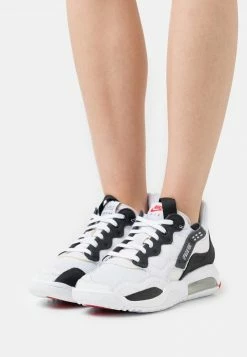 Jordan MA2 - Zapatillas - White/black/university Red/light Smoke Grey/praline , Mujer