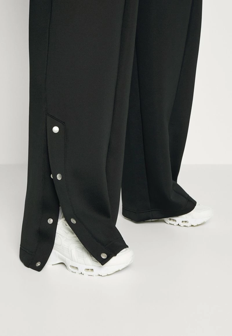 Jordan NEW CLASSICS SUIT - Pantalones Deportivos - Black , Mujer 11 Jordan NEW CLASSICS SUIT - Pantalones Deportivos - Black , Mujer - Imagen 9