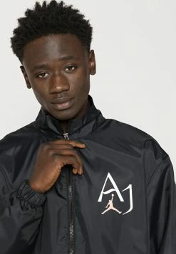 Jordan Chaqueta Fina - Black , Hombre -Jordan Tienda Oficial 7a31cf66f9544ceb88ab61e7b89ab422