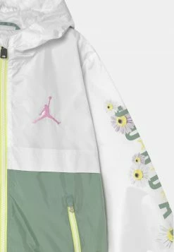 Jordan BOXY FIT ACTIVE - Cortaviento - Light Green, Niños 7 Jordan BOXY FIT ACTIVE - Cortaviento - Light Green, Niños -Jordan Tienda Oficial 7a72633e764341539aaa288653f22fe0