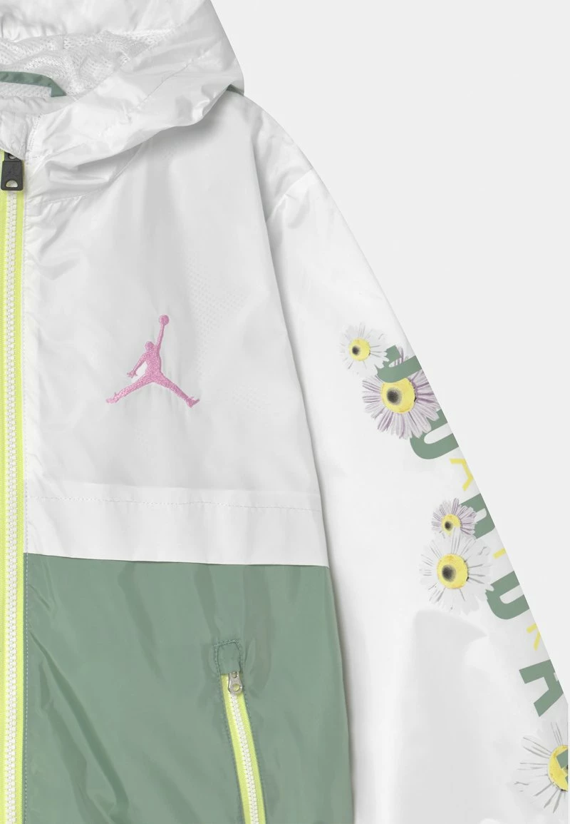 Jordan BOXY FIT ACTIVE - Cortaviento - Light Green, Niños 5 Jordan BOXY FIT ACTIVE - Cortaviento - Light Green, Niños - Imagen 3