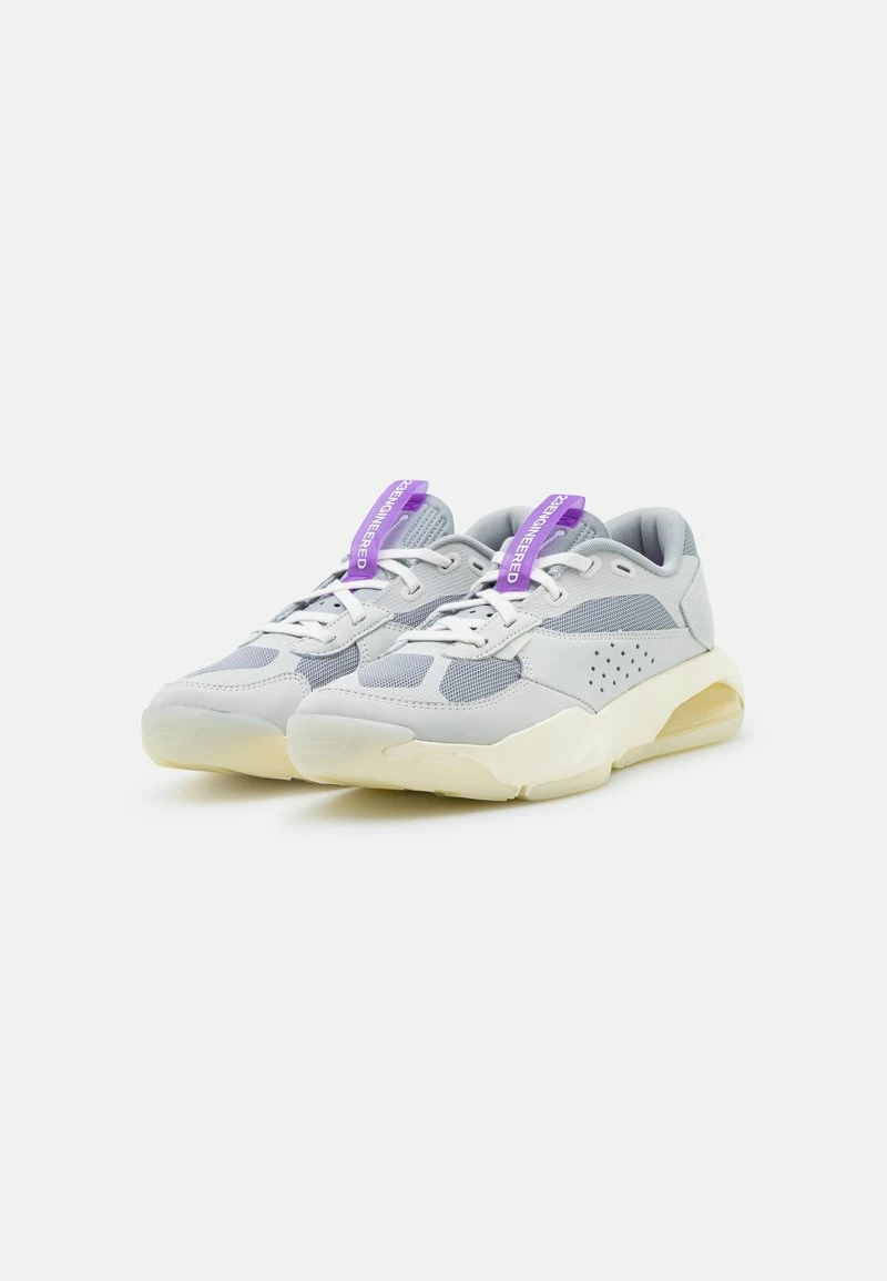 Jordan AIR 200E - Zapatillas - Summit White/coconut Milk/light Smoke Grey/wild Berry/white , Hombre 3 Jordan AIR 200E - Zapatillas - Summit White/coconut Milk/light Smoke Grey/wild Berry/white , Hombre - Imagen 2