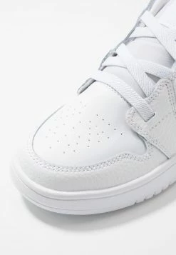 Jordan LOW ALT UNISEX - Zapatillas De Baloncesto - White, Unisexo -Jordan Tienda Oficial 8666d57630b140bb83bc7f0f0f28ddfe