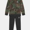 Jordan ESSENTIALS CAMO SET - Chándal - Multi-coloured , Niños -Jordan Tienda Oficial 8d7881039a3e4f19a216294e35072970