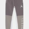 Jordan JUMPMAN PANT - Pantalones Deportivos - Gunsmoke , Niños -Jordan Tienda Oficial 96a0fef951f64ef8af47fad3ac1086a1