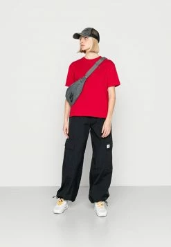 Jordan ESSEN TEE CORE - Camiseta Básica - Red , Mujer -Jordan Tienda Oficial 98af5b04ccd64914b617b948b31d1953