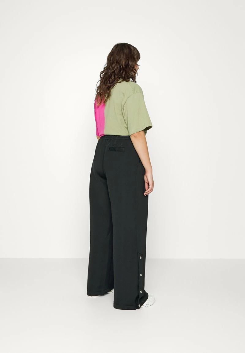 Jordan NEW CLASSICS SUIT - Pantalones Deportivos - Black , Mujer 7 Jordan NEW CLASSICS SUIT - Pantalones Deportivos - Black , Mujer - Imagen 5