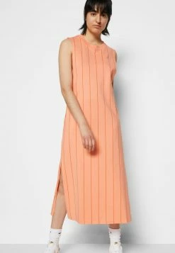 Jordan HERITAGE DRESS - Vestido Ligero - Crimson Bliss , Mujer 13 Jordan HERITAGE DRESS - Vestido Ligero - Crimson Bliss , Mujer -Jordan Tienda Oficial 9b7cd4a2e16640c2b2f3c37ad5285139