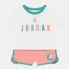 Jordan GIRLS SET - Shorts - Bleached Coral , Niños