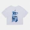 Jordan AIR SKY DYE - Camiseta Estampada - White , Niños 1 Jordan AIR SKY DYE - Camiseta Estampada - White , Niños -Jordan Tienda Oficial 9ee7ec2793734757a3bbc5167404d74b