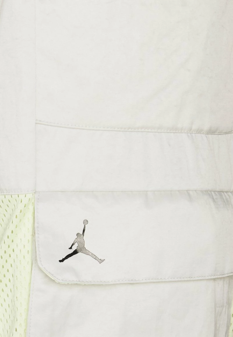 Jordan HEATWAVE UTILITY PANT - Pantalones Cargo - Light Bone/life Lime/black, Mujer 5 Jordan HEATWAVE UTILITY PANT - Pantalones Cargo - Light Bone/life Lime/black, Mujer - Imagen 3