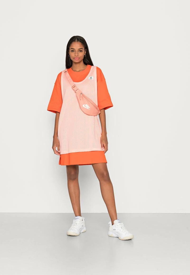 Jordan DRESS - Vestido Ligero - Rush Orange/arctic Orange , Mujer 4 Jordan DRESS - Vestido Ligero - Rush Orange/arctic Orange , Mujer - Imagen 2