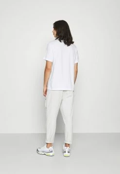 Jordan JUMPMAN BOX CREW - Camiseta Estampada - White/black , Hombre 9 Jordan JUMPMAN BOX CREW - Camiseta Estampada - White/black , Hombre -Jordan Tienda Oficial a1d76eb03d1346138b52cfca81b6b381