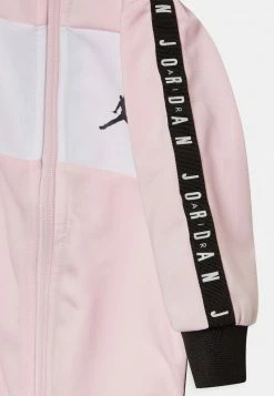 JORDAN BOF TRICOT COVERALL - Mono - Pink Foam, Unisexo -Jordan Tienda Oficial a5a4cfce0a004a7baed94e61acceea8b