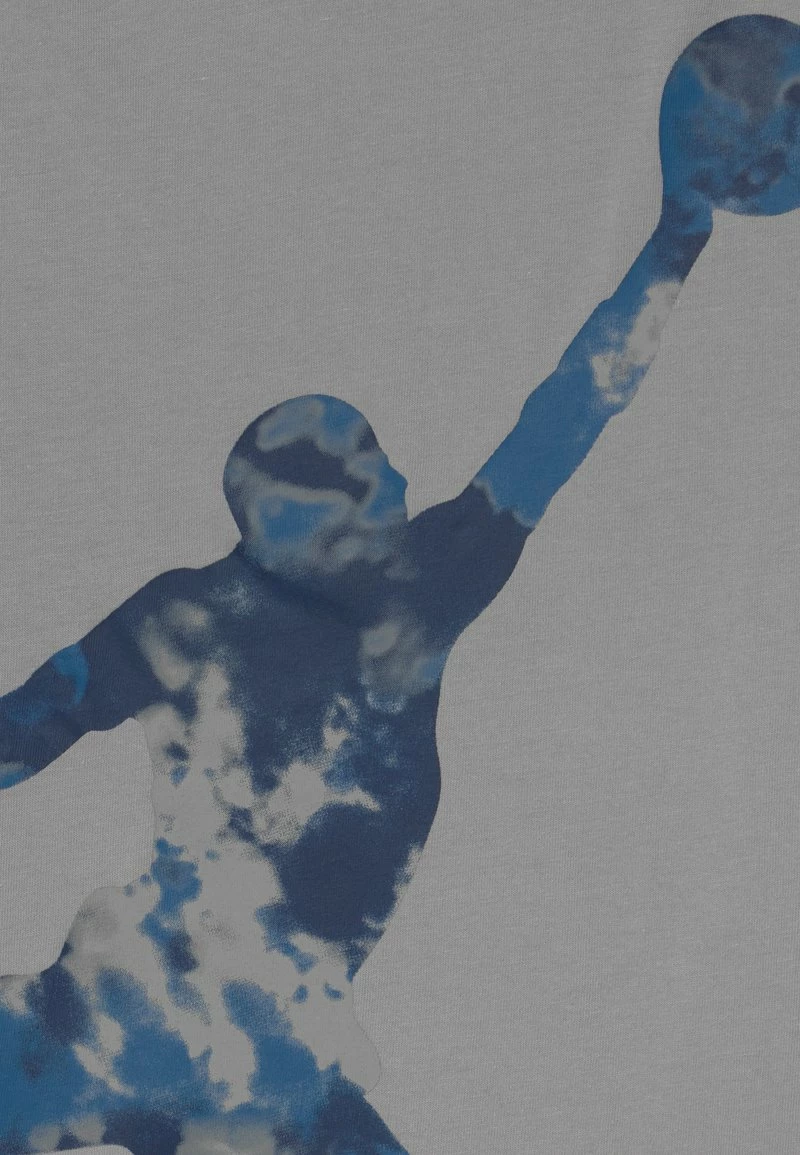 Jordan ICE DYE JUMBO JUMPMAN - Camiseta Estampada - Light Smoke Gray , Niños 5 Jordan ICE DYE JUMBO JUMPMAN - Camiseta Estampada - Light Smoke Gray , Niños - Imagen 3