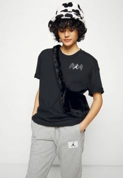 Jordan HERITAGE TEE - Camiseta Estampada - Black , Mujer -Jordan Tienda Oficial ad4aa2c871e34760af3bc125c35d7cf8