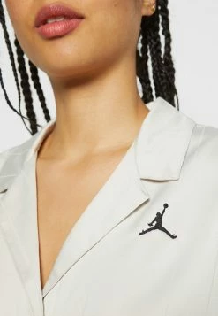 Jordan HERITAGE - Camisa - Light Orewood , Mujer -Jordan Tienda Oficial b2348a7f5a3e46fda2d1d696aa4b55b7