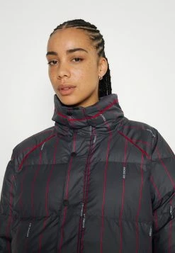 Jordan PUFF CORE - Chaqueta De Invierno - Black/varsity Red , Mujer -Jordan Tienda Oficial ba2e34ff22e84cf69a06e6ce7e8d9fa2